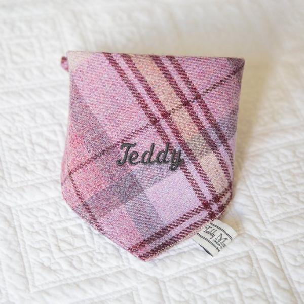 Pink Shetland lana neckerchief