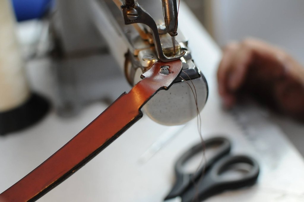 Teddy Maximus luxury leather dog lead being made by a Leathersmith in the UK