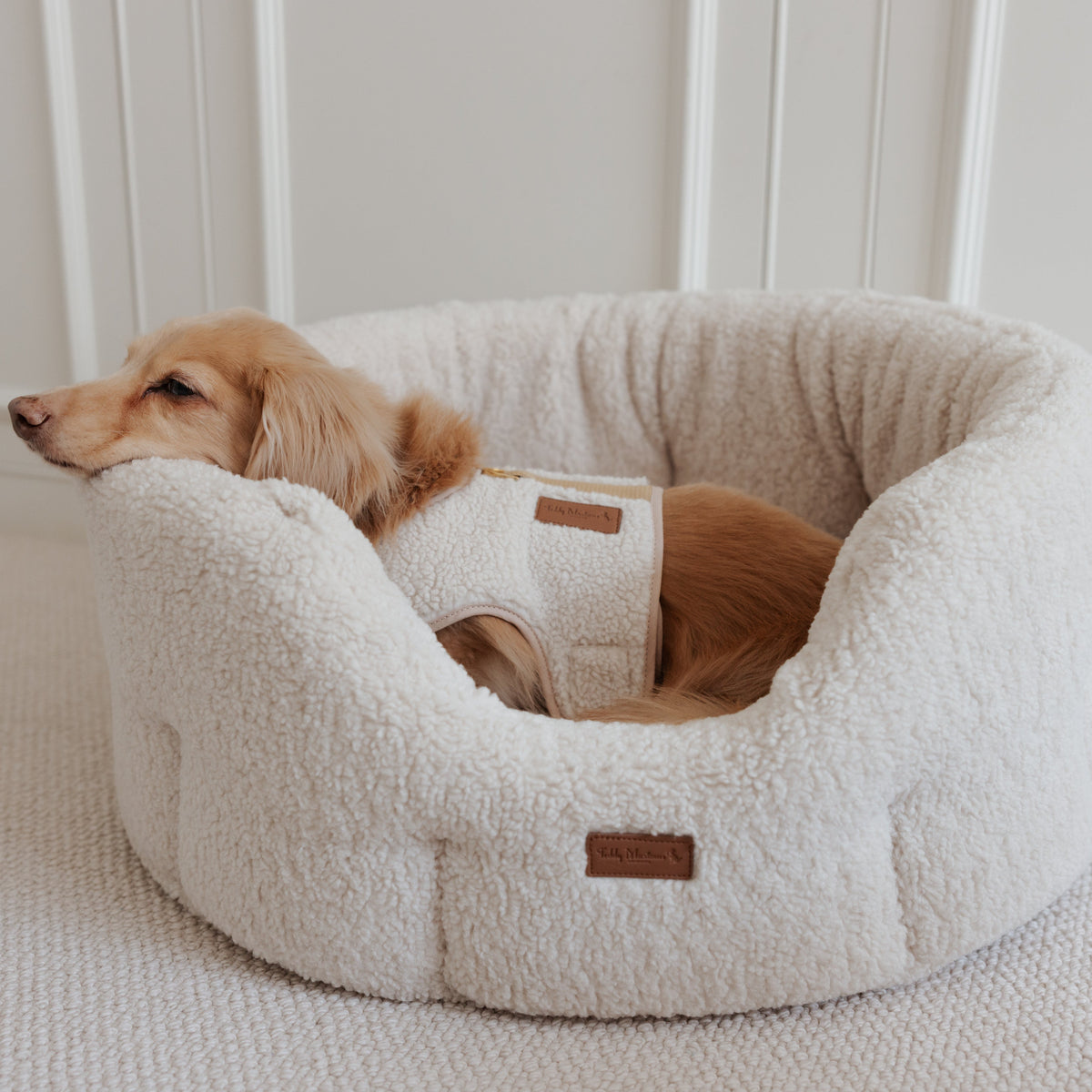 The Teddy Café Cream Sherpa Nest Bed